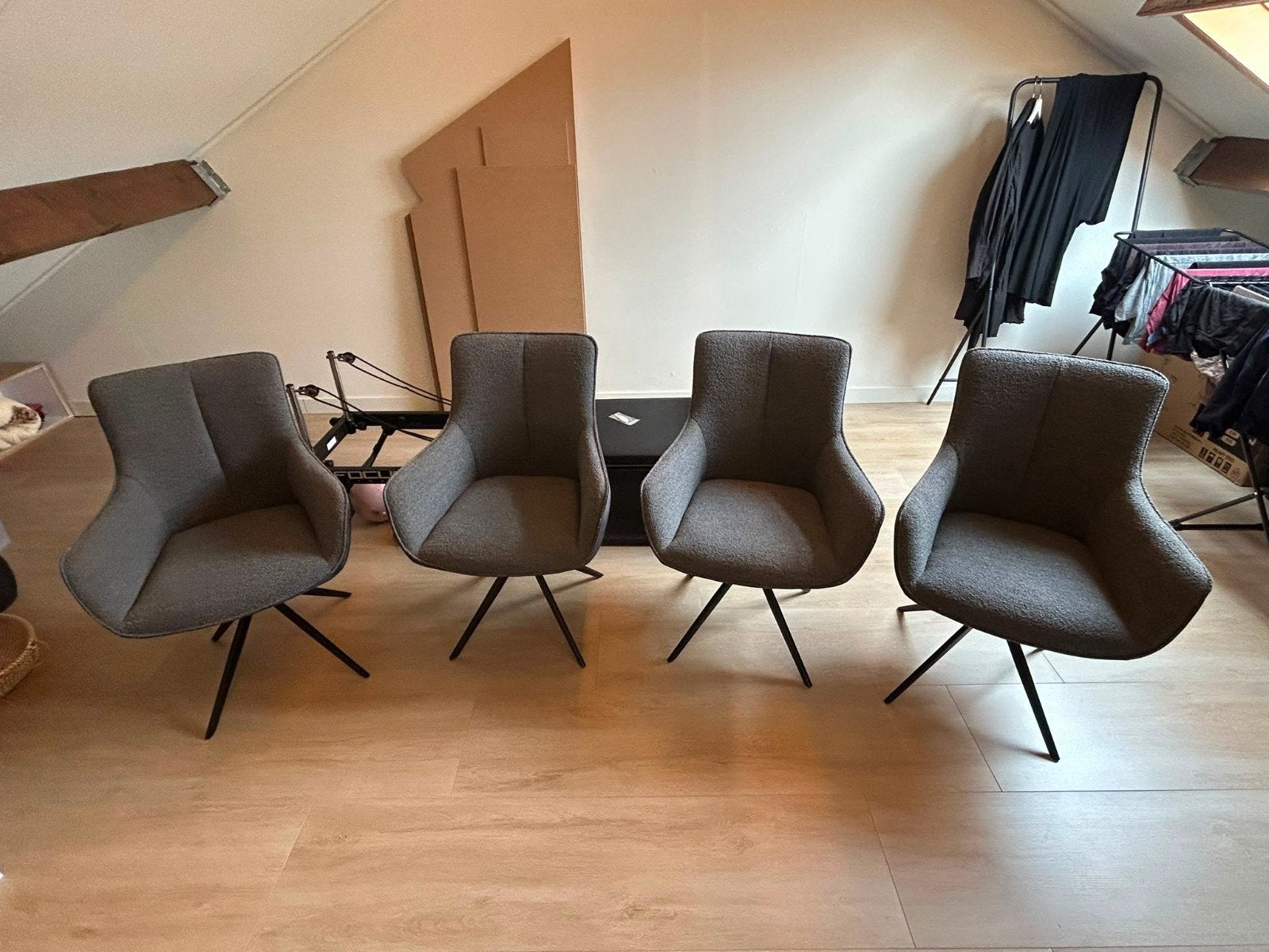 4x Comfortabele Eetkamerstoelen Antraciet, Huis en Inrichting, Ophalen, Zo goed als nieuw, Grijs, Vier