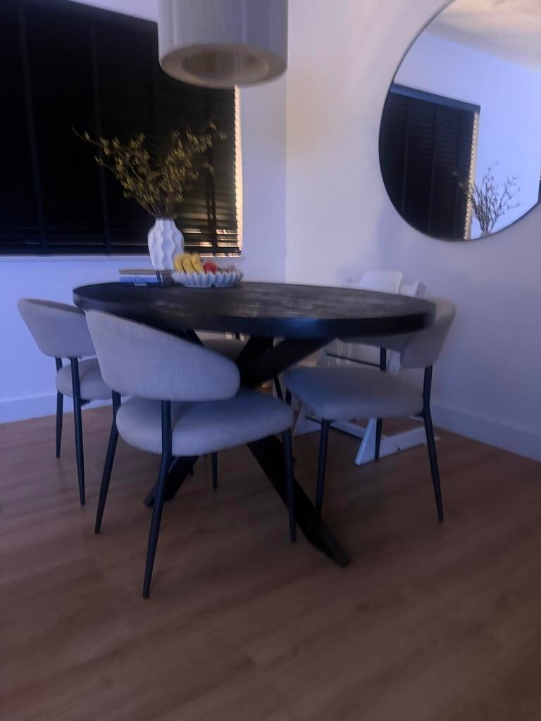 Ovale eettafel met 4 stoelen - Zwart hout, Huis en Inrichting, Tafels | Eettafels, Gebruikt, 100 tot 150 cm, 150 tot 200 cm, Vier personen