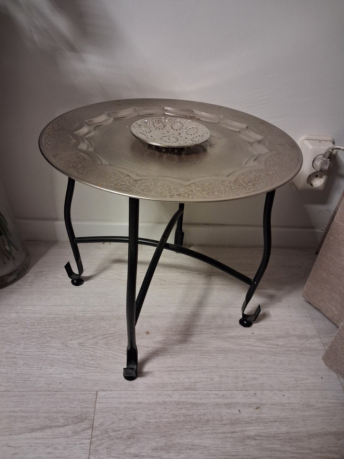 tafeltje voor de sier, Ophalen of Verzenden, Rond, Metaal of Aluminium, Minder dan 55 cm