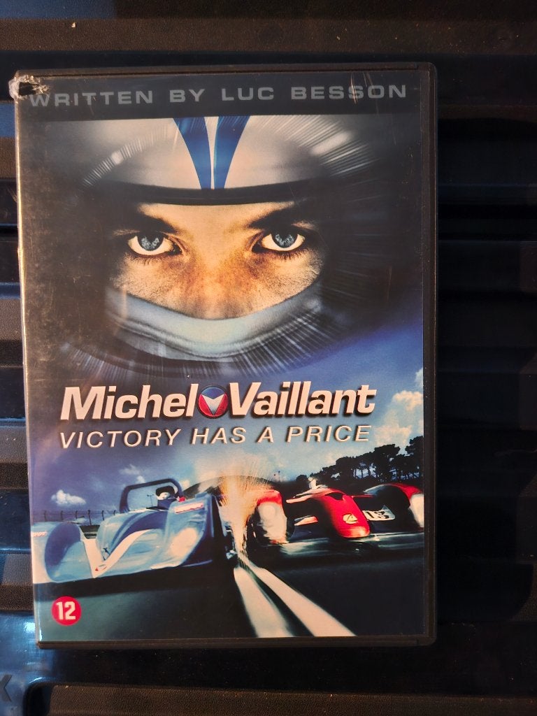 Michel Vaillant - Victory Has a Price (DVD), Cd's en Dvd's, Dvd's | Actie, Zo goed als nieuw, Actie, Bonusmateriaal, Inclusief doosje