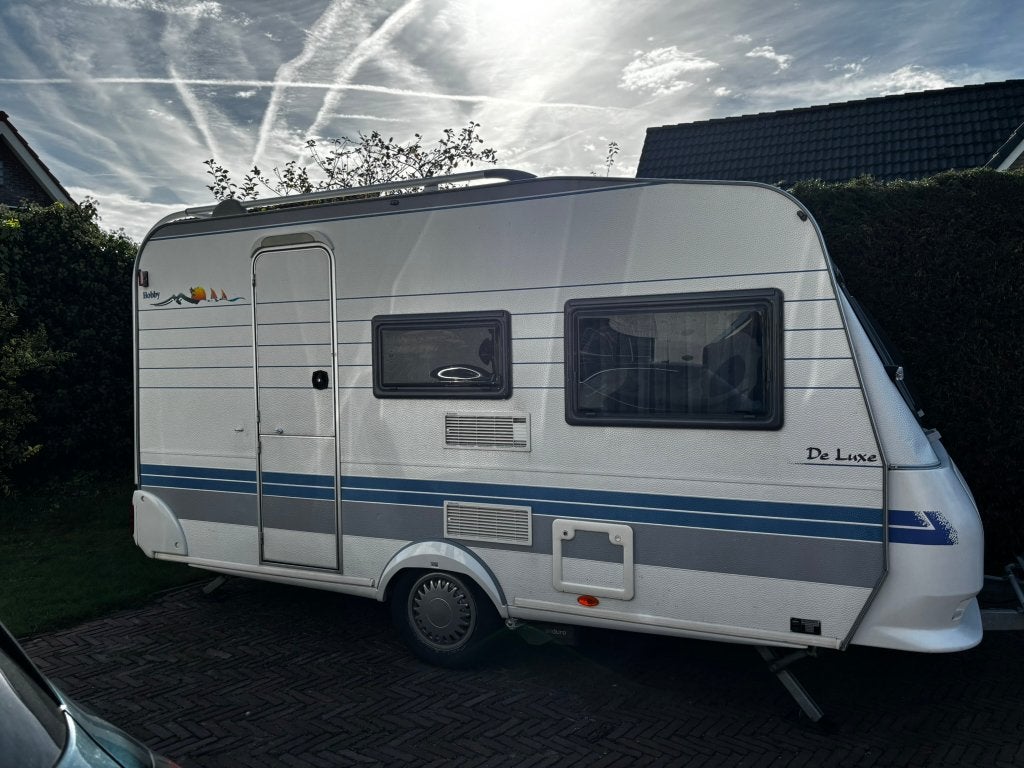 Hobby 490 KMF De Luxe Easy - Complete gezinscaravan, Koelkast, Hobby, 750 - 1000 kg, Particulier