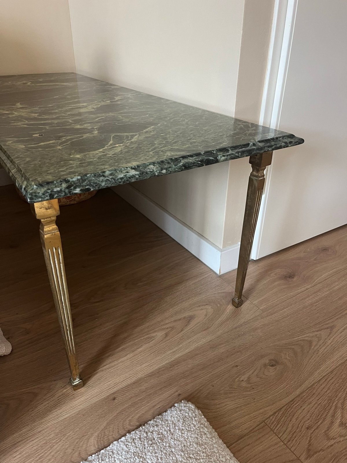 Salontafel met Groen Marmeren Blad en Gouden Poten, Ophalen, 100 tot 150 cm, 50 tot 100 cm, Zo goed als nieuw