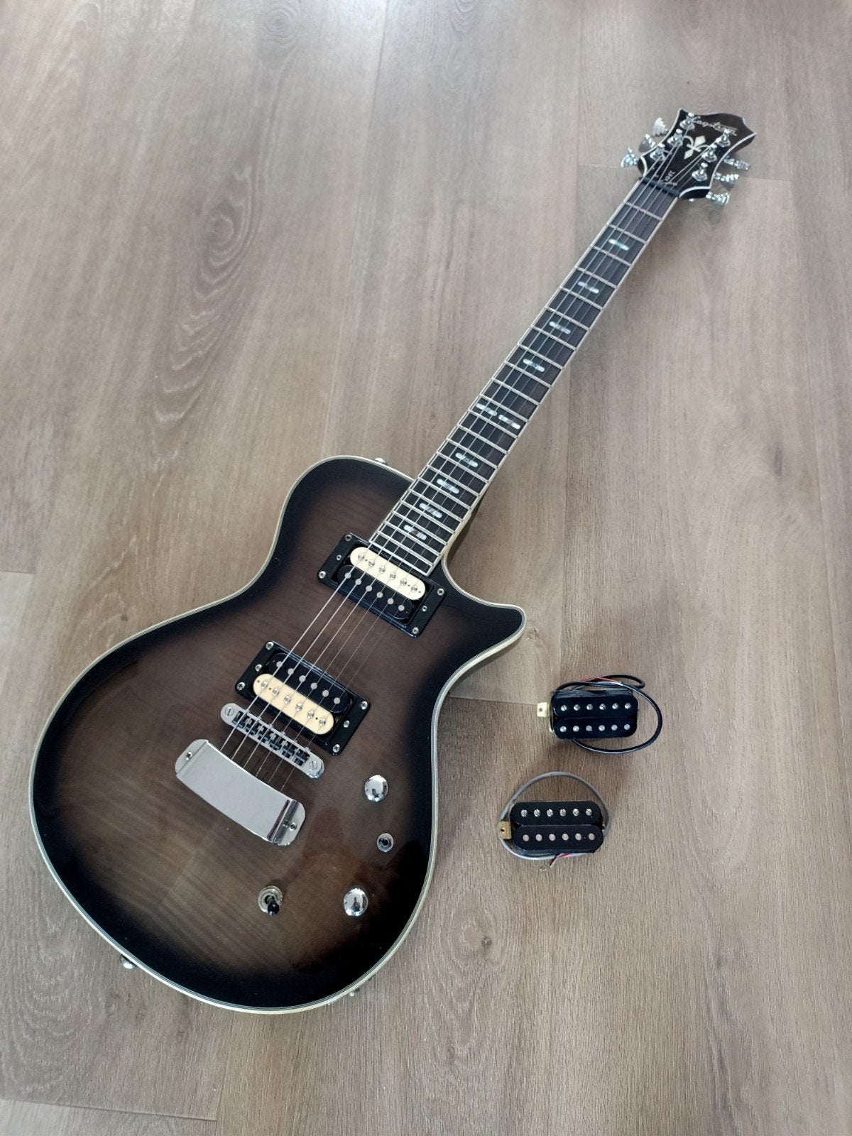 Hagstrom Ultra Swede met upgraded humbuckers, Ophalen, Gebruikt, Solid body, Overige merken