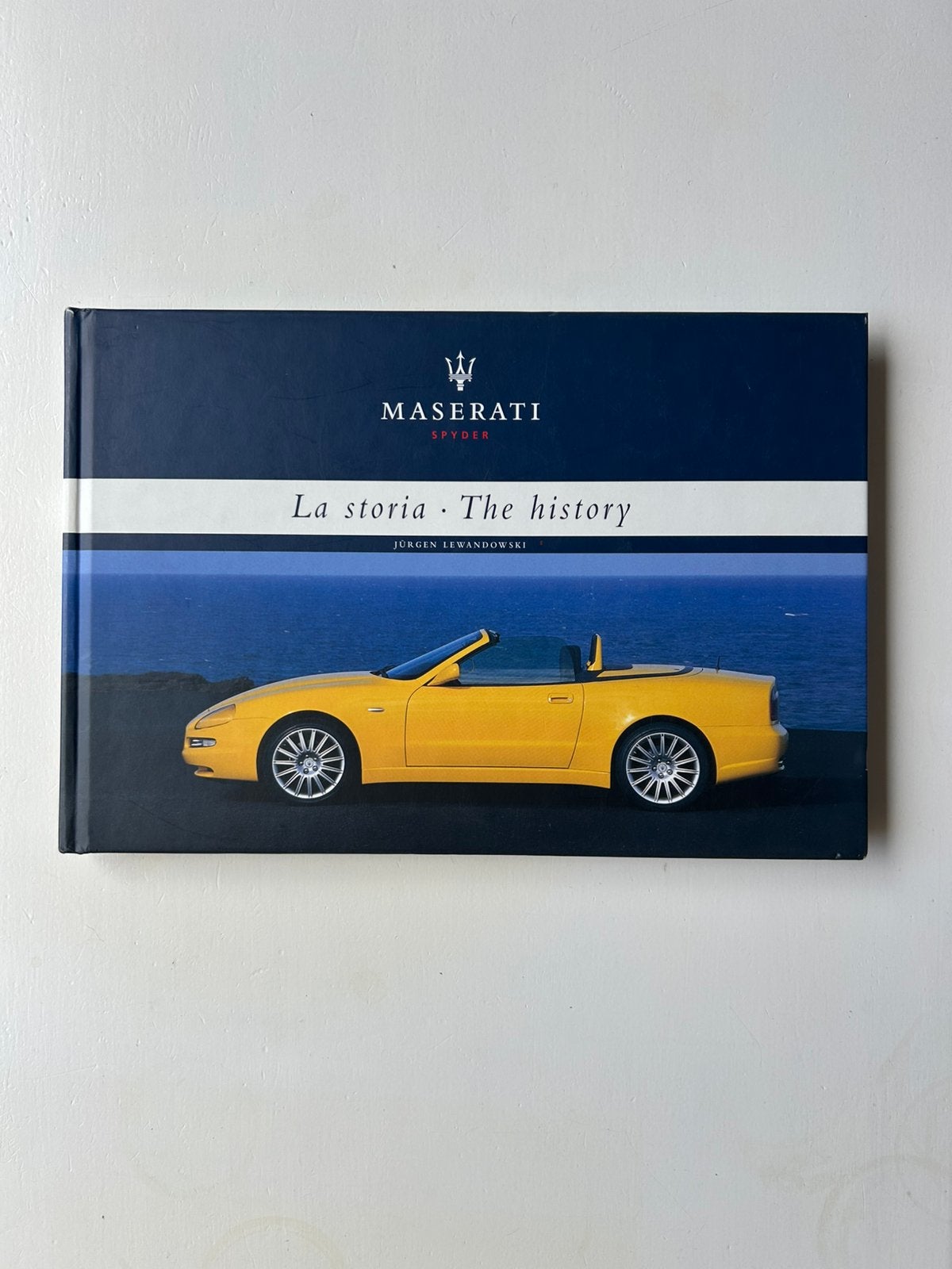 Maserati Spyder La storia - The history, Boeken, Ophalen of Verzenden, Zo goed als nieuw, Overige merken