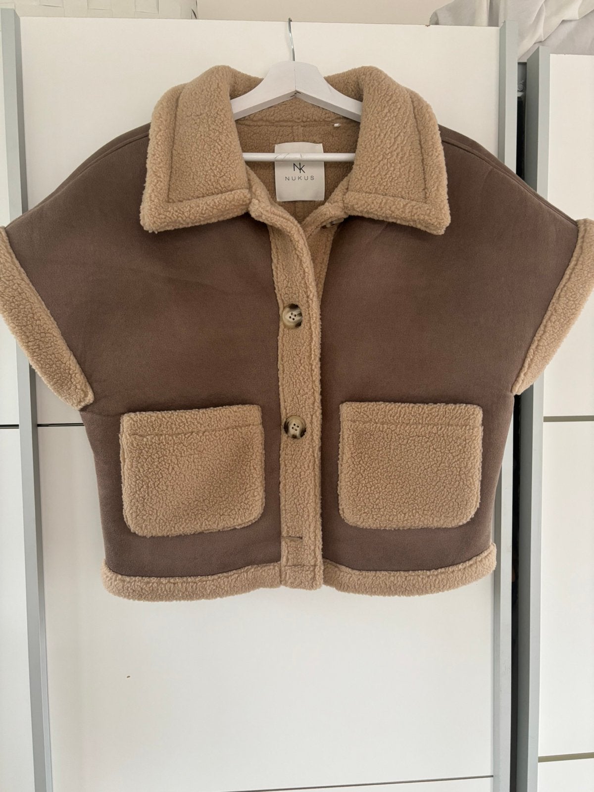 Bodywarmer /bruin,camel kleur NUKUS. Mt XS, Kleding | Dames, Verzenden, Zo goed als nieuw, Maat 34 (XS) of kleiner, Bruin