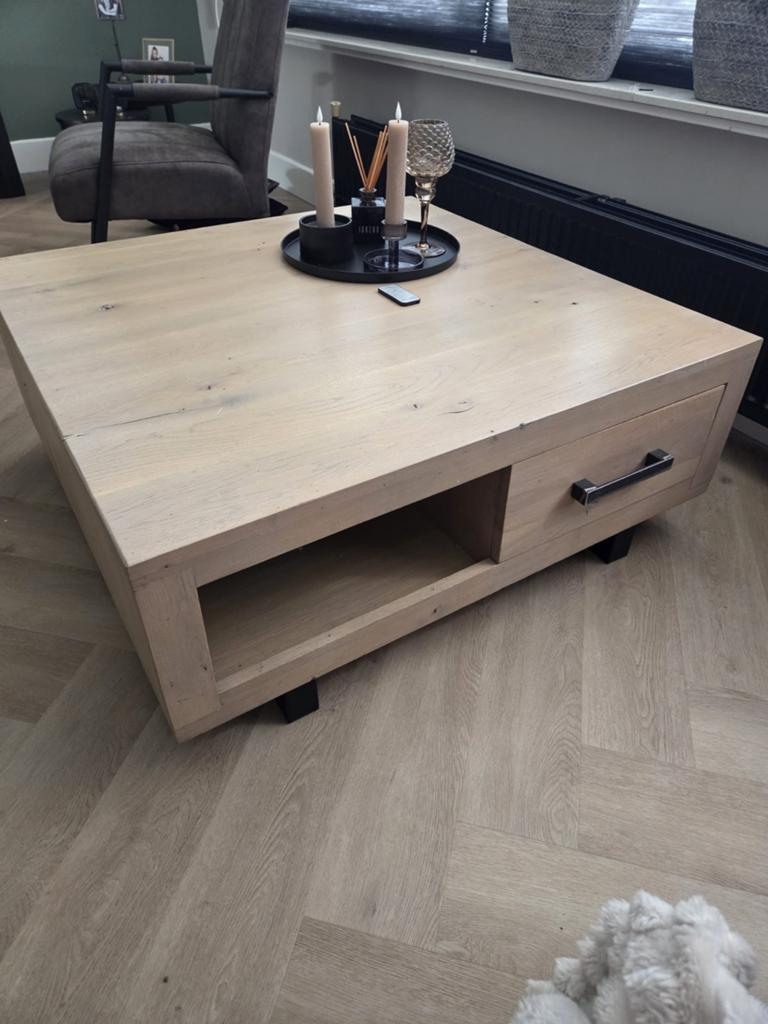 Te koop Eiken salontafel, Huis en Inrichting, Ophalen, Vierkant, Zo goed als nieuw, Minder dan 50 cm