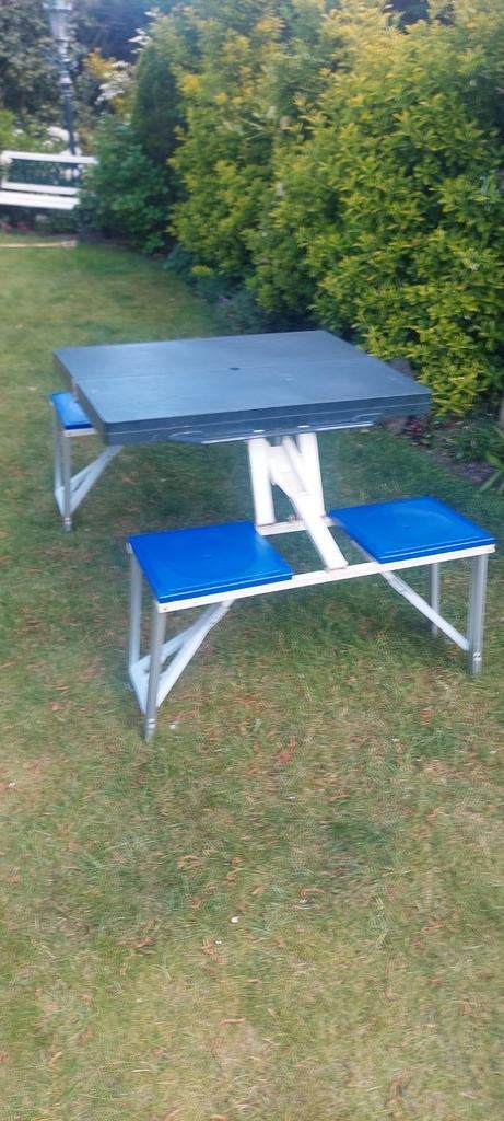 Inklapbare picknicktafel met verschoten blad, Tuin en Terras, Picknicktafels, Ophalen, Overige materialen, Gebruikt, Inklapbaar