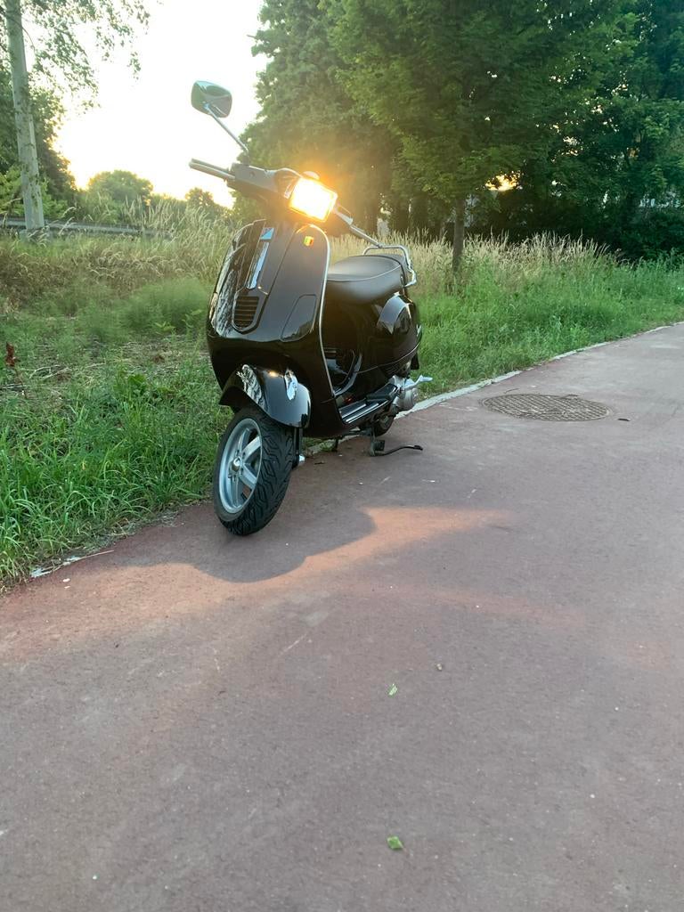 Zwarte Vespa S 125cc 110km/u - Goed onderhouden scooter, Ophalen, Zo goed als nieuw, Benzine