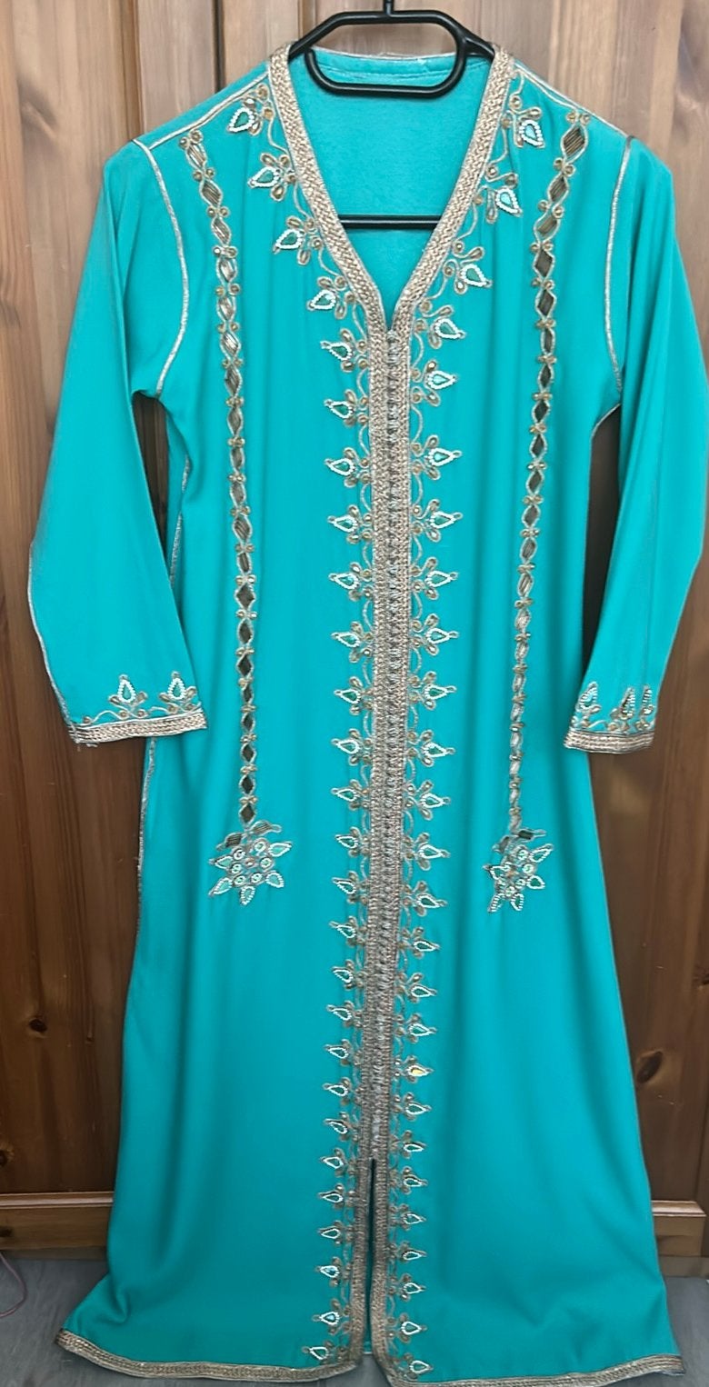 Meisjes tbakchita groen/goud maat 134, Kinderen en Baby's, Ophalen of Verzenden, Zo goed als nieuw, Meisje, Jurk of Rok