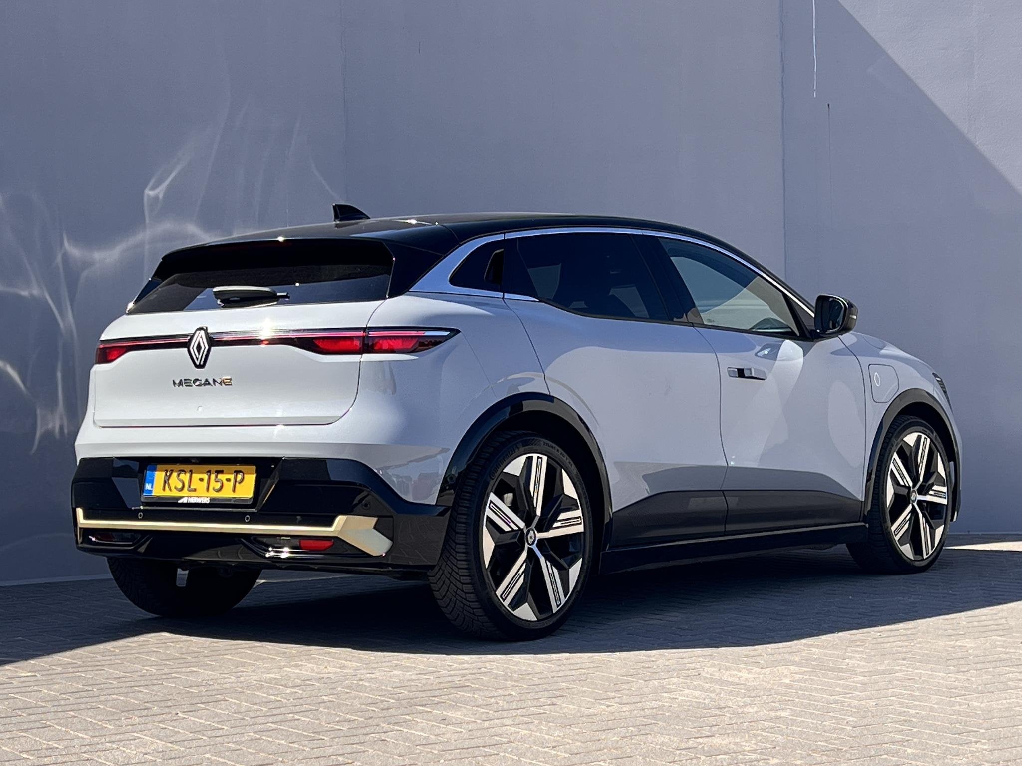 Renault Megane E-Tech EV60 Optimum Charge Iconic / Dealer on, Auto's, Dealer onderhouden, https://media-marktplaats.export.dv.nl/23600696215/document-1.pdf