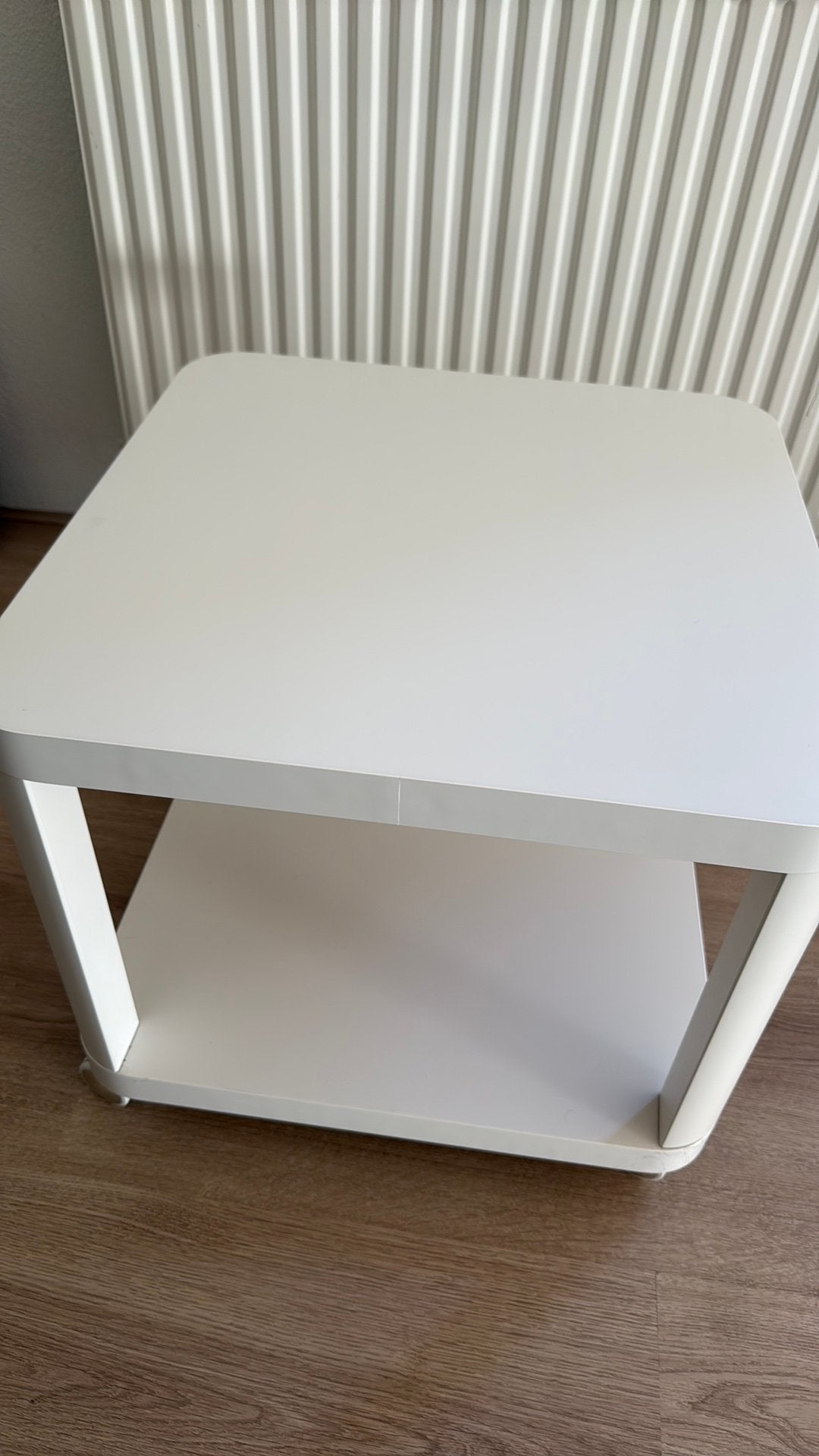 IKEA TINGBY bijzettafel wit op wielen, Ophalen, Vierkant, Minder dan 50 cm, 50 tot 100 cm