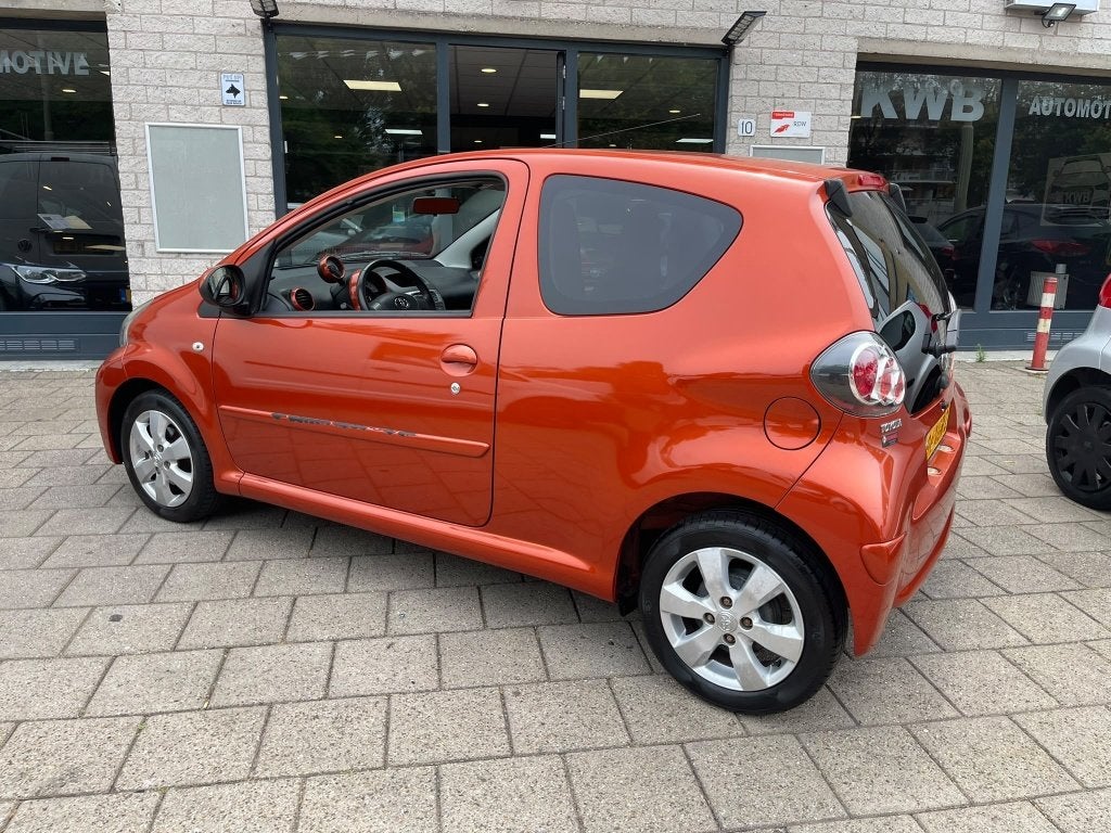 Foto 13 van Toyota Aygo 1.0 VVT-i Dyn Facelift Led Nw Apk NAP (bj 2012)