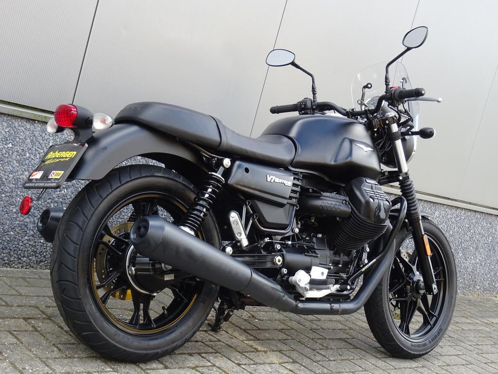 Moto Guzzi V 7 III STONE ABS (bj 2017), 744 cc, Bedrijf, Naked bike