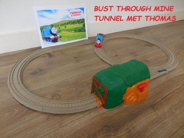 Trackmaster Thomas de Trein, Bust Through Mine Tunnel, Kinderen en Baby's, Ophalen of Verzenden, Zo goed als nieuw
