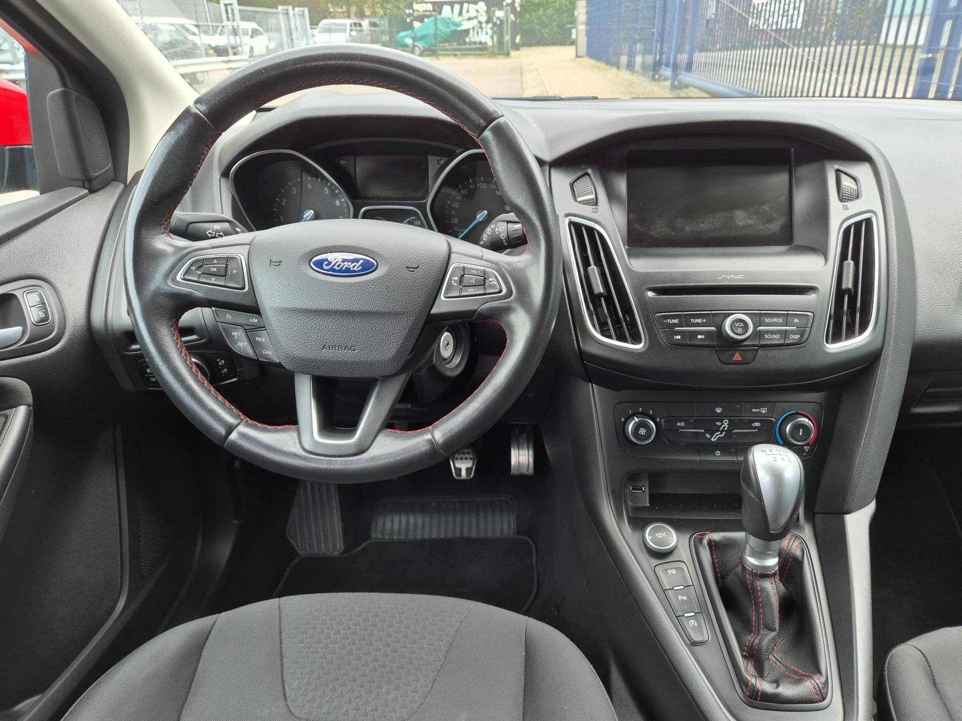 Foto 19 van Ford Focus Wagon 1.5 Black Edition ST Look *AKTIEPRIJS!