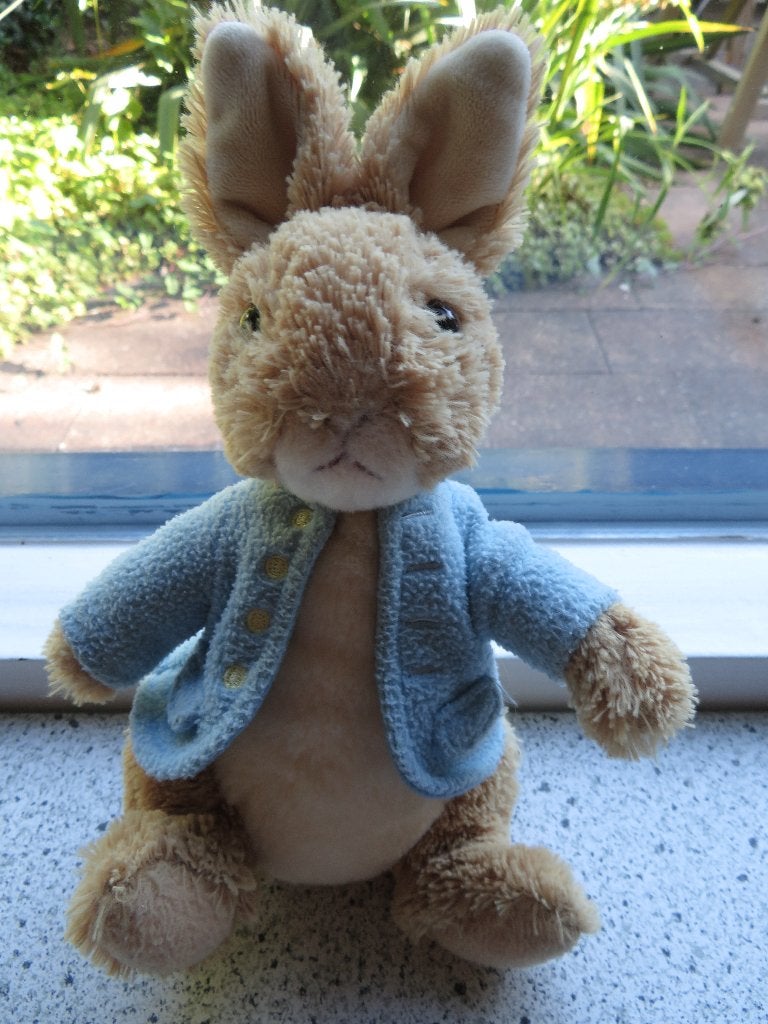 Konijn Pieter Rabbit merk Gund meet ca 22 cm, Ophalen of Verzenden, Zo goed als nieuw, Konijn, Korrelvulling