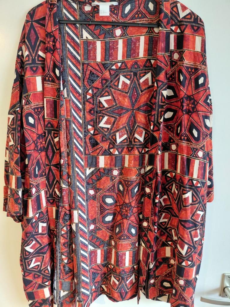 Blouse XL rood wit zwart, Ophalen of Verzenden, Zo goed als nieuw, Maat 46/48 (XL) of groter, Overige kleuren