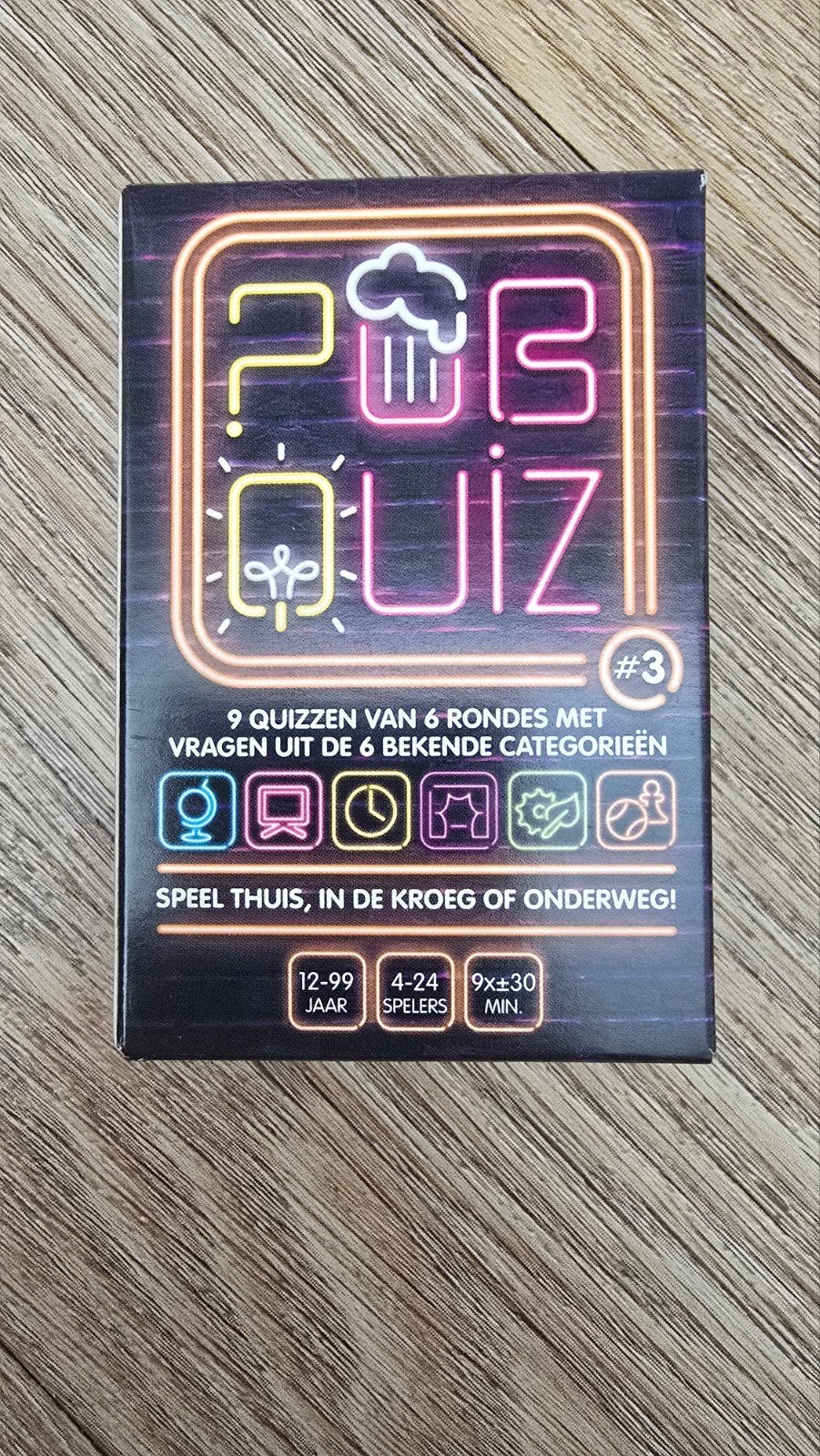 Pubquiz #3: 9 quizzen, 6 rondes, 6 categorieën, Vijf spelers of meer, Ophalen of Verzenden, Zo goed als nieuw, Puzzles & Games