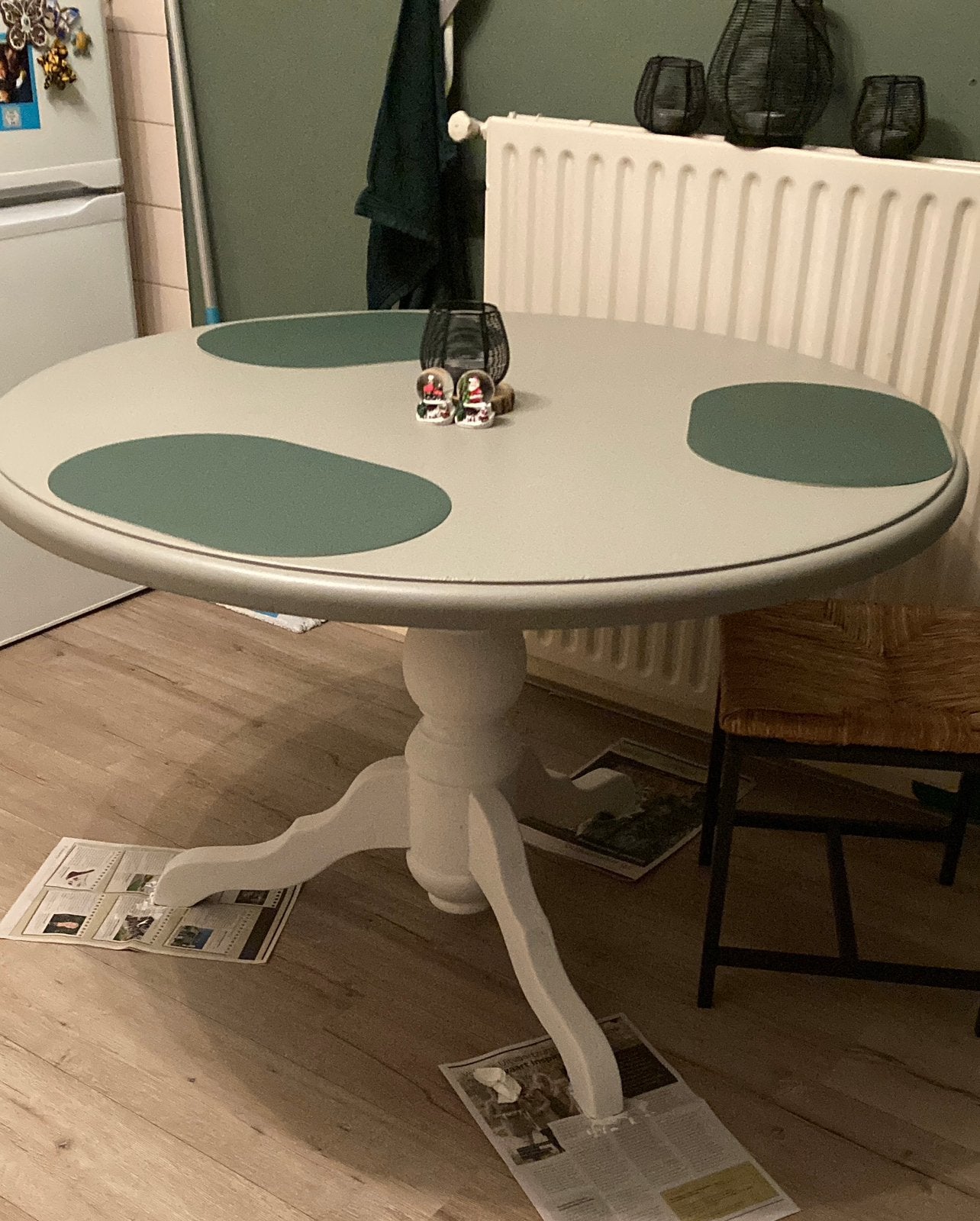 Ronde eettafel met 4 stoelen, Ophalen, Gebruikt, Rond, Hout