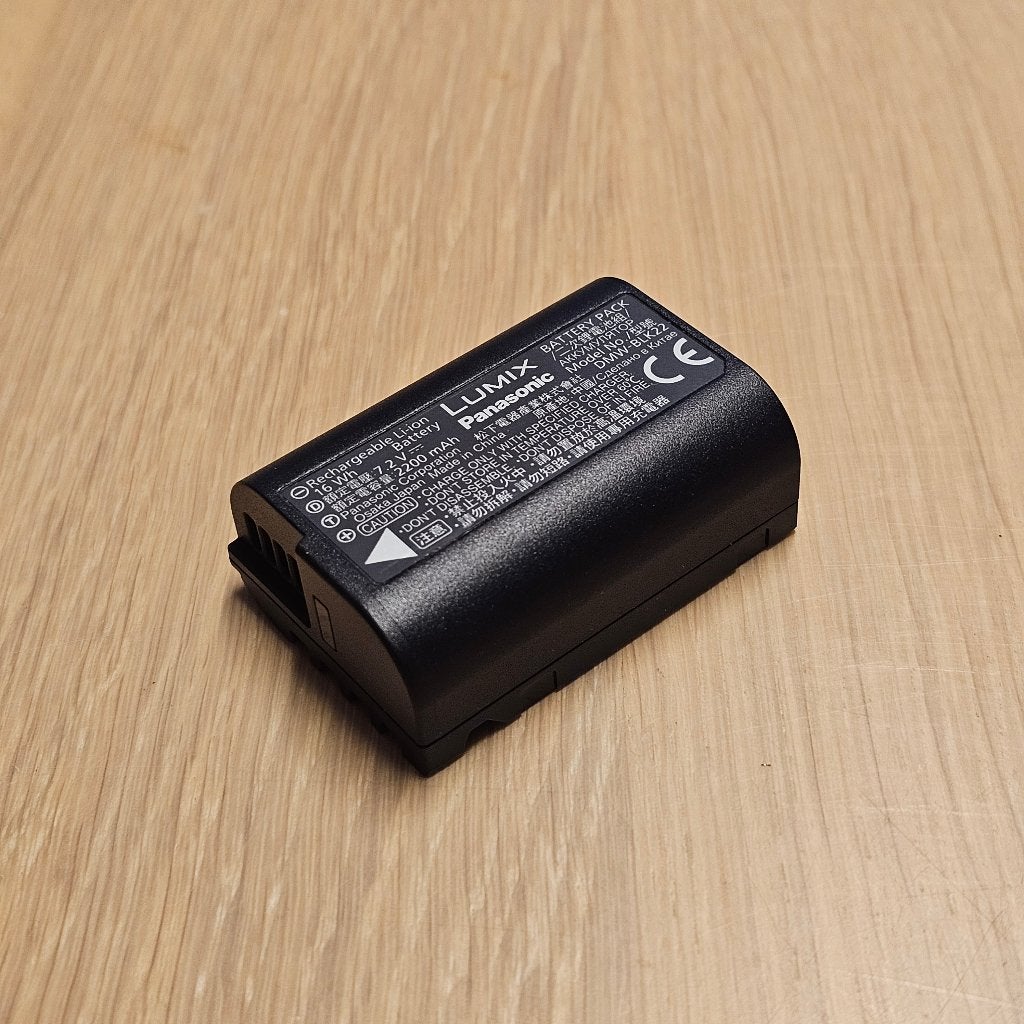 Panasonic LUMIX Battery pack Model: DMW-BLK22 en DMW-BLK19E, Panasonic, Ophalen of Verzenden, Zo goed als nieuw, Accu