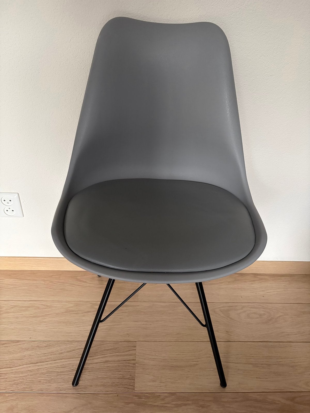 Eetkamerstoel LUUK van Kick lichtgrijs, Ophalen, Kunststof, Gebruikt, Eén