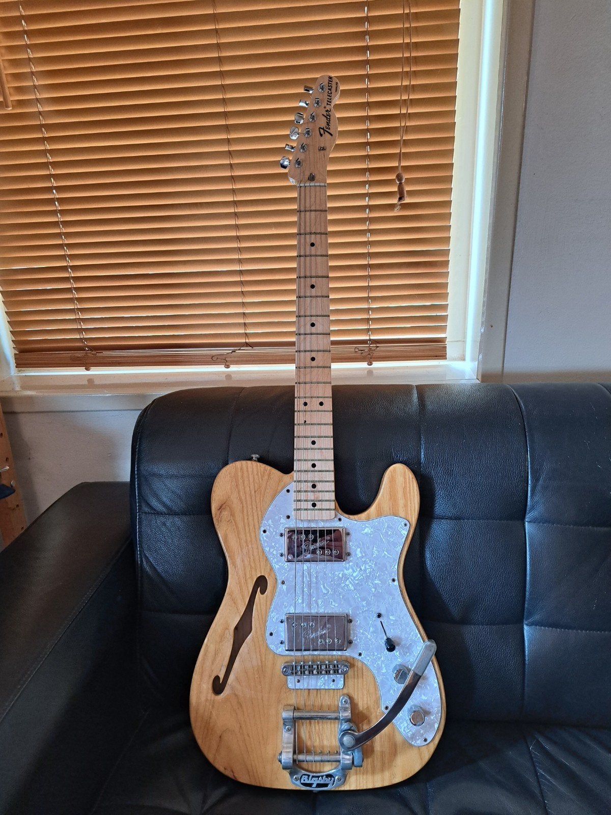 Fender '72 Telecaster Thinline (2012) – Nieuwstaat + Bigsby, Muziek en Instrumenten, Ophalen, Zo goed als nieuw, Fender