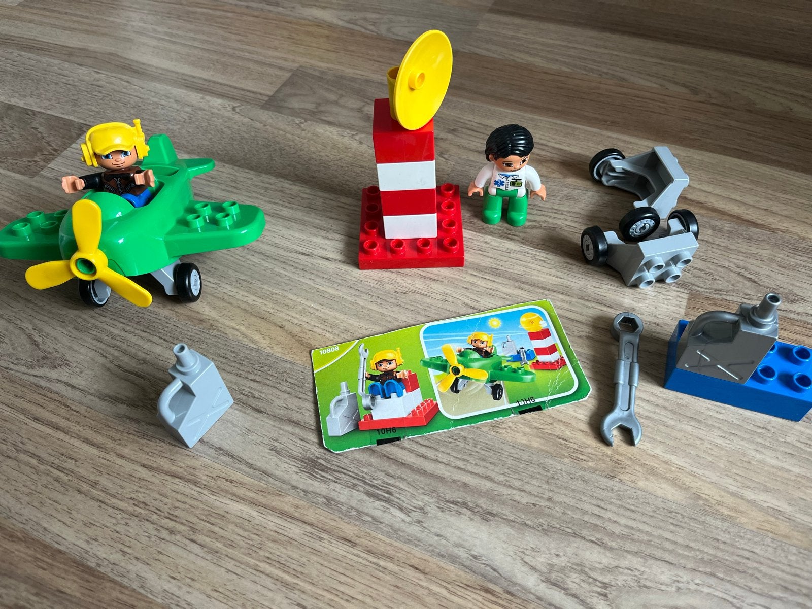 10808 LEGO Duplo Vliegtuig met Piloot en Accessoires, Ophalen of Verzenden, Gebruikt, Overige merken