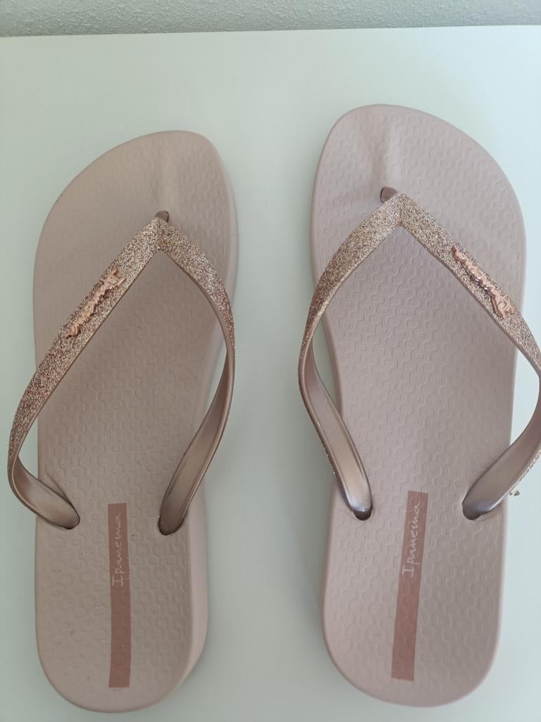 Zo goed als nieuwe Ipanema slippers, maat 39 (valt klein), Ophalen of Verzenden