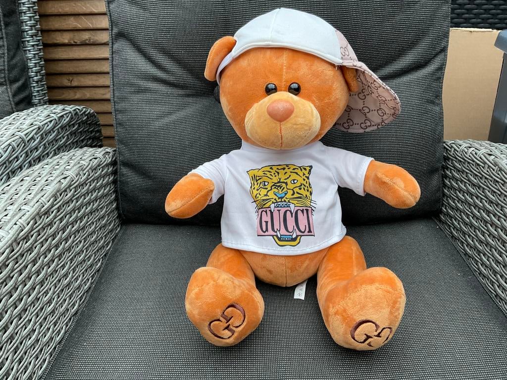 Nieuwe zgan grote teddybeer beer ca 35cm shirtje en pet, Verzamelen, Beren en Cherished Teddies, Ophalen, Nieuw, Stoffen beer