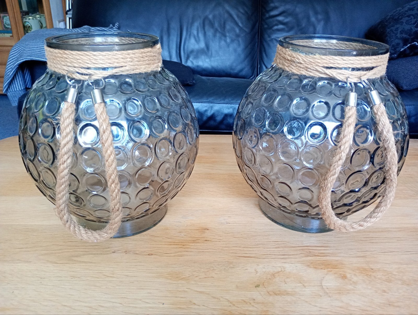 Glazen vaas/windlicht met touwdecoratie, Overige kleuren, 50 tot 75 cm, Ophalen of Verzenden, Glas