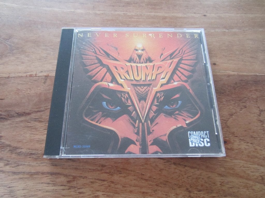 Triumph - Never surrender, Ophalen of Verzenden, Zo goed als nieuw