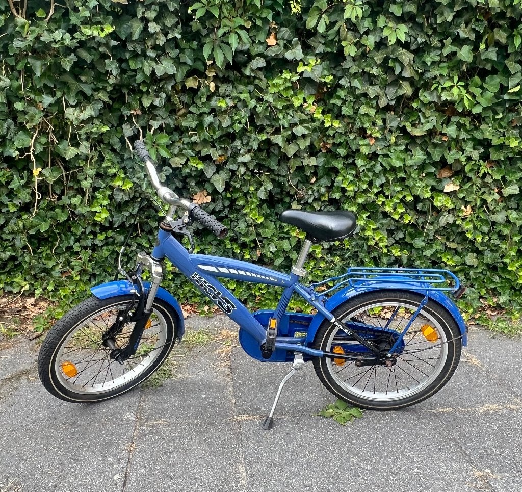 Mooie blauwe Popal Kicks jongensfiets 18 inch, Fietsen en Brommers, Fietsen | Jongens, Ophalen, Terugtraprem, Gebruikt, Handrem