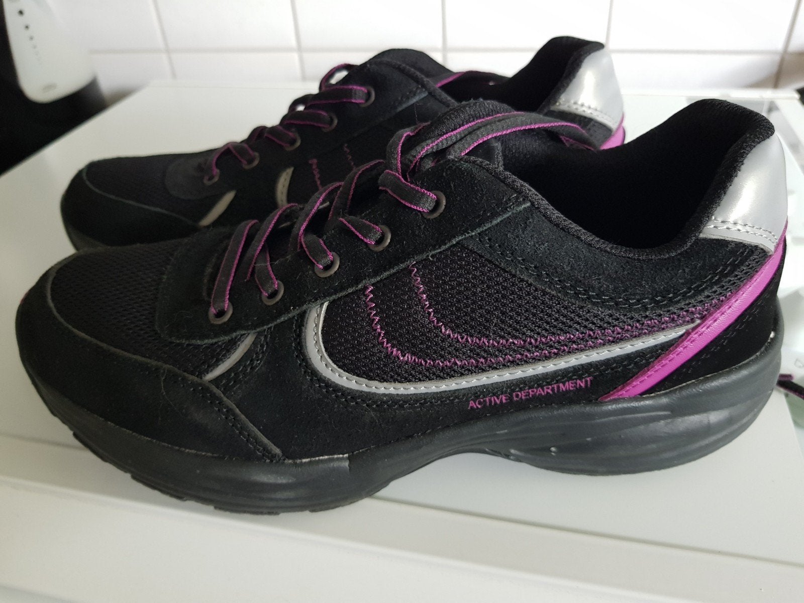 Nieuwe schoenen mt 39, Kleding | Dames, Schoenen, Ophalen, Nieuw, Zwart, Sneakers of Gympen