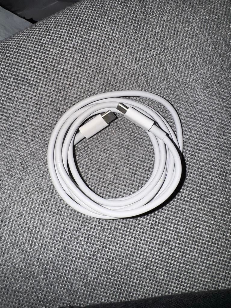 Originele Apple USB-C naar USB-C kabel 2m - Goede staat, Computers en Software, Pc- en Netwerkkabels, Zo goed als nieuw, Ophalen of Verzenden