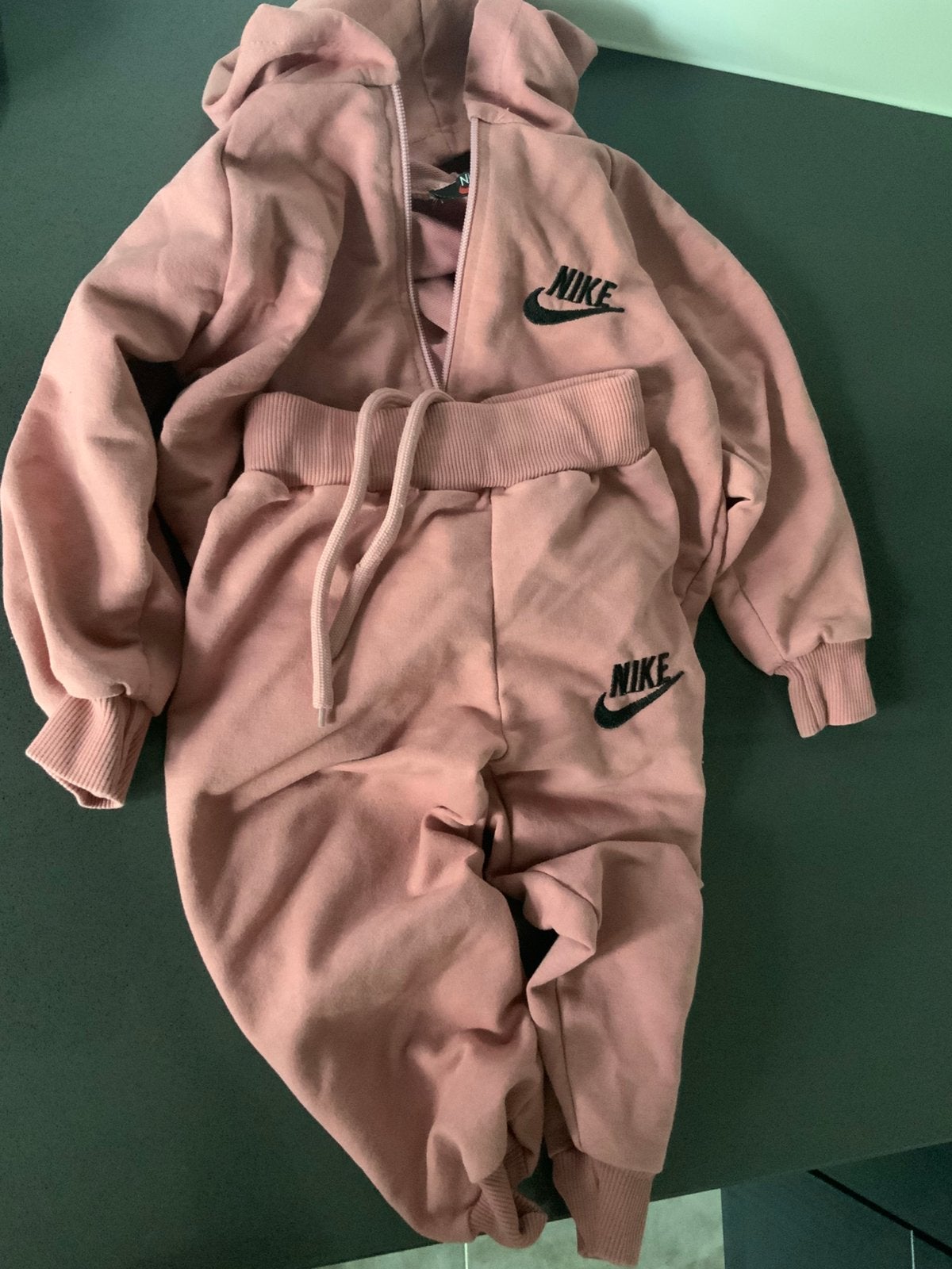 Nieuw nike set, Kleding | Dames, Ophalen of Verzenden, Zo goed als nieuw