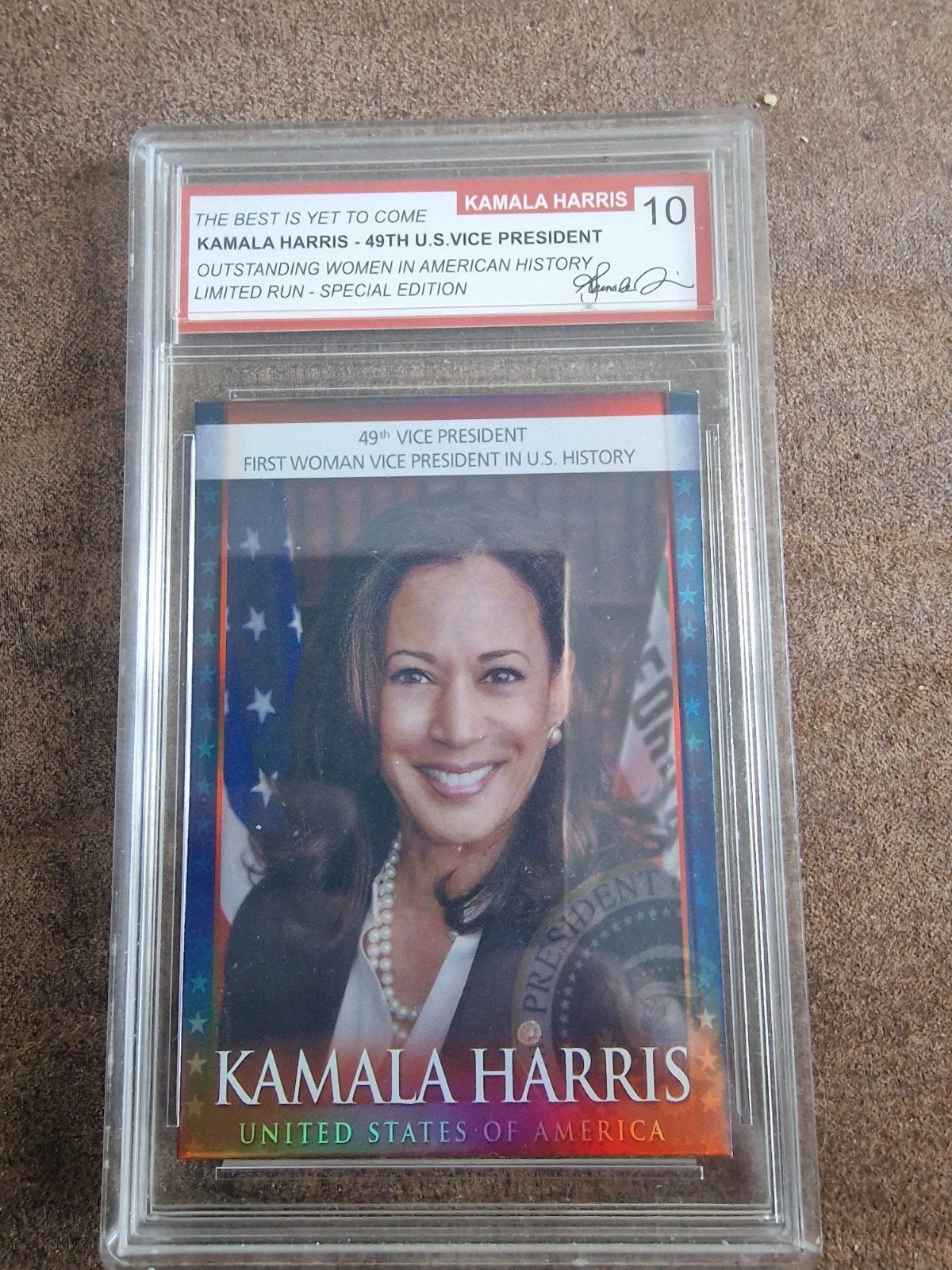Kamala Harris 49th Vice President Trading Card, Verzamelen, Ophalen of Verzenden, Zo goed als nieuw, Overige sporten, Spelerskaart