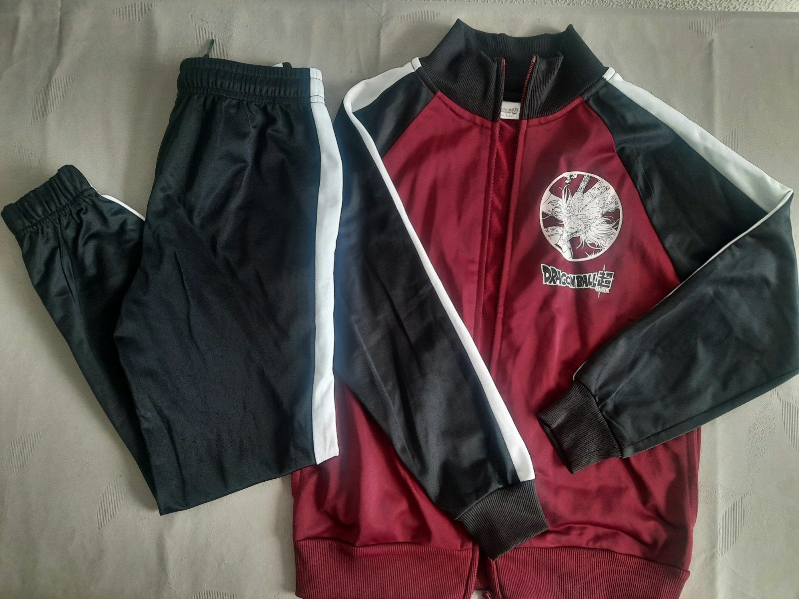 Dragon Ball Z trainingspak - Maat 146, Sport en Fitness, Voetbal, Ophalen of Verzenden