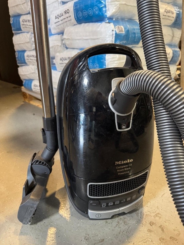 Miele stofzuiger Complete C3 (motor doet niet meer), Ophalen of Verzenden, Gebruikt, Steelstofzuiger, Miele