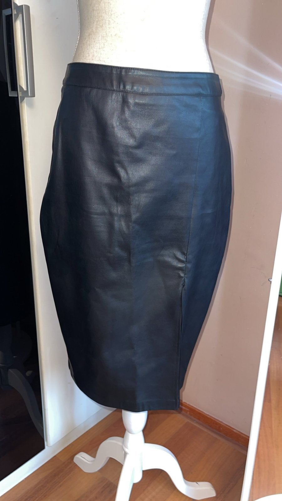Zwarte leren rok maat 40, Kleding | Dames, Rokken, Zwart, Zo goed als nieuw, Onder de knie, Ophalen