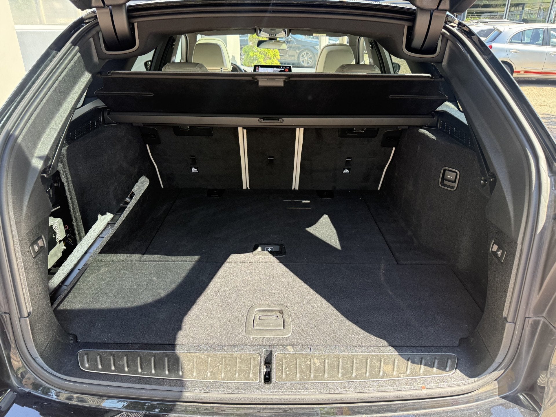 Foto 79 van BMW 5 Serie Touring 520i High Executive | Pano | Leder | 04-