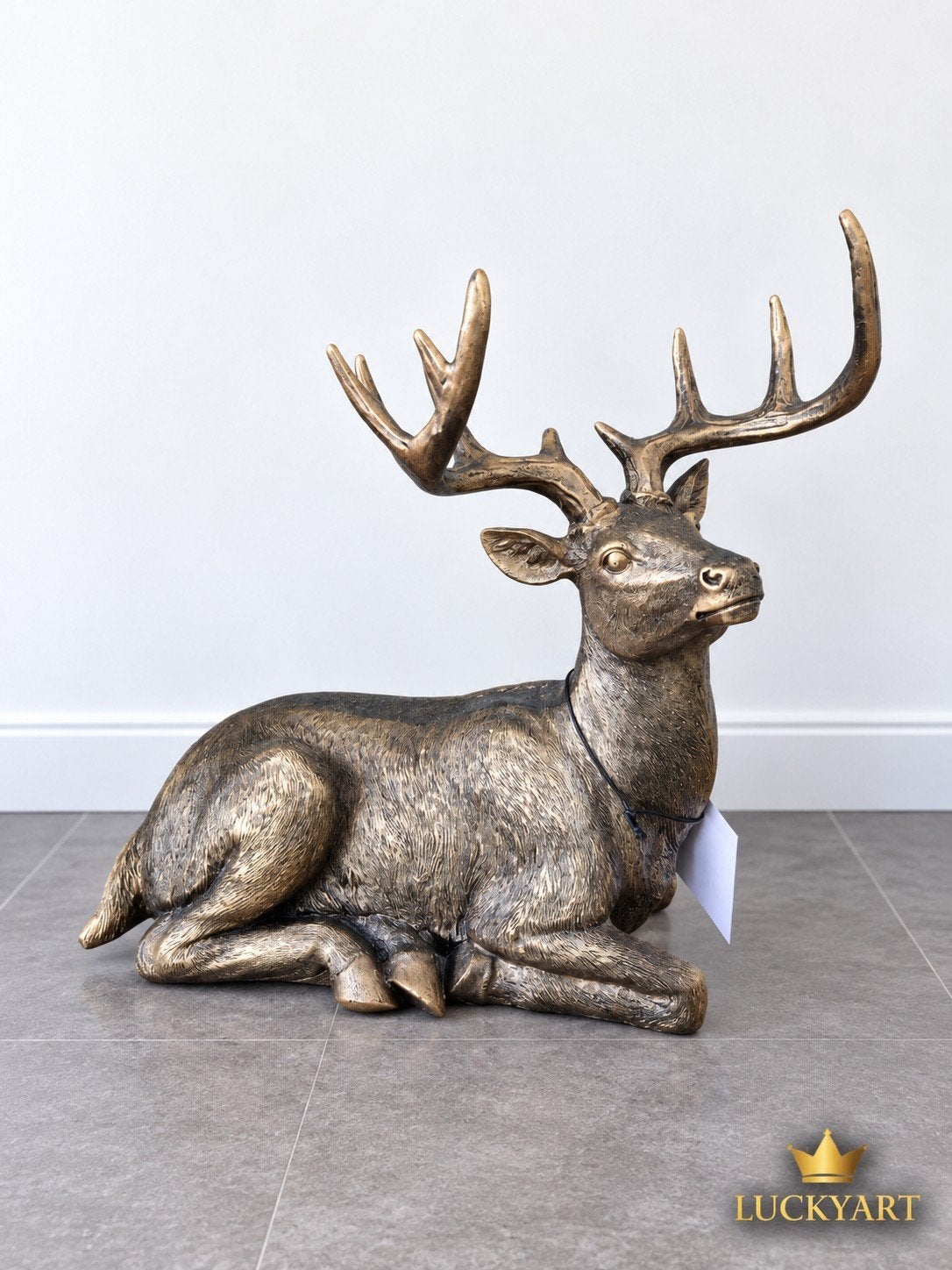 Liggend Hert Antiek Goud 35 cm – Polyester Beeld – €45, Ophalen