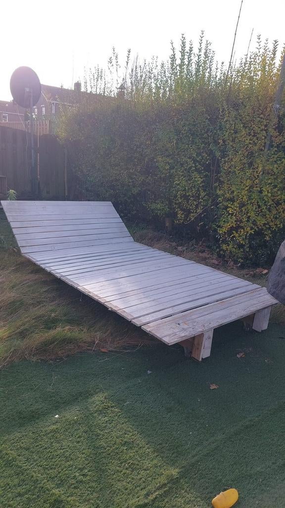 Stevig en ruim houten lounge-bed met wieltjes!, Ophalen, Hout