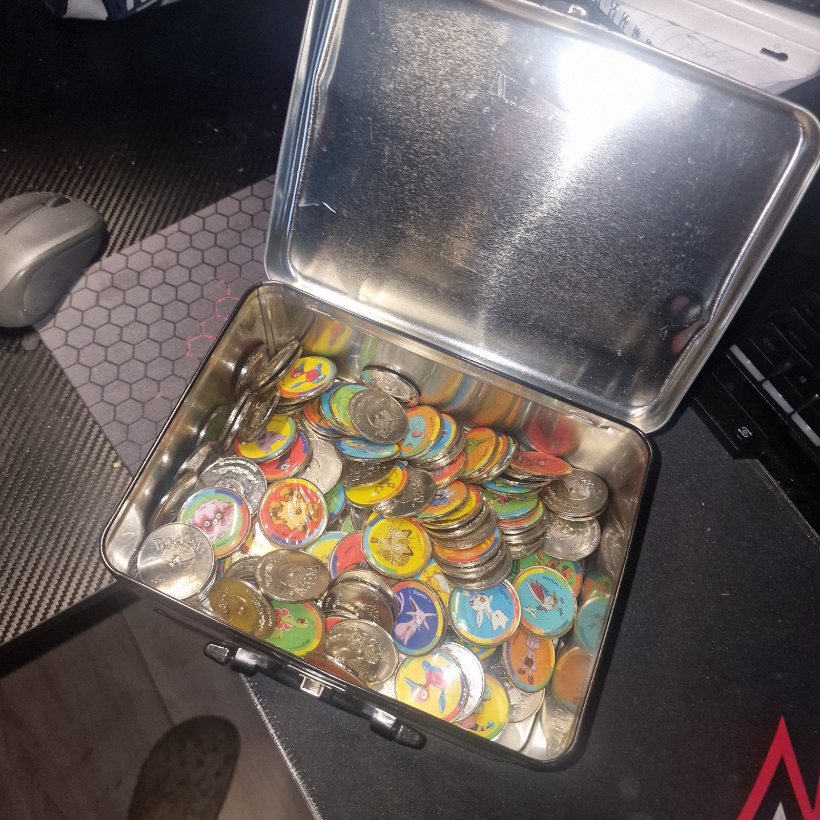 Partij van 141 Pokémon munten (2001) - nette staat, Ophalen of Verzenden, Gebruikt, Overige typen