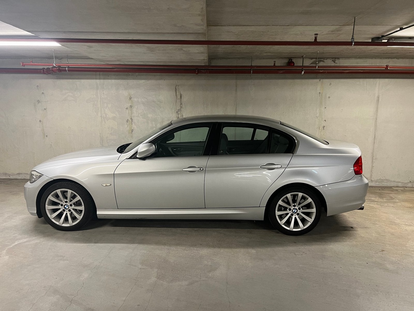 BMW 3-Serie 3.0 I 330 2010 Grijs, Auto's, BMW, Achterwielaandrijving, 2996 cc, 272 pk, Handgeschakeld