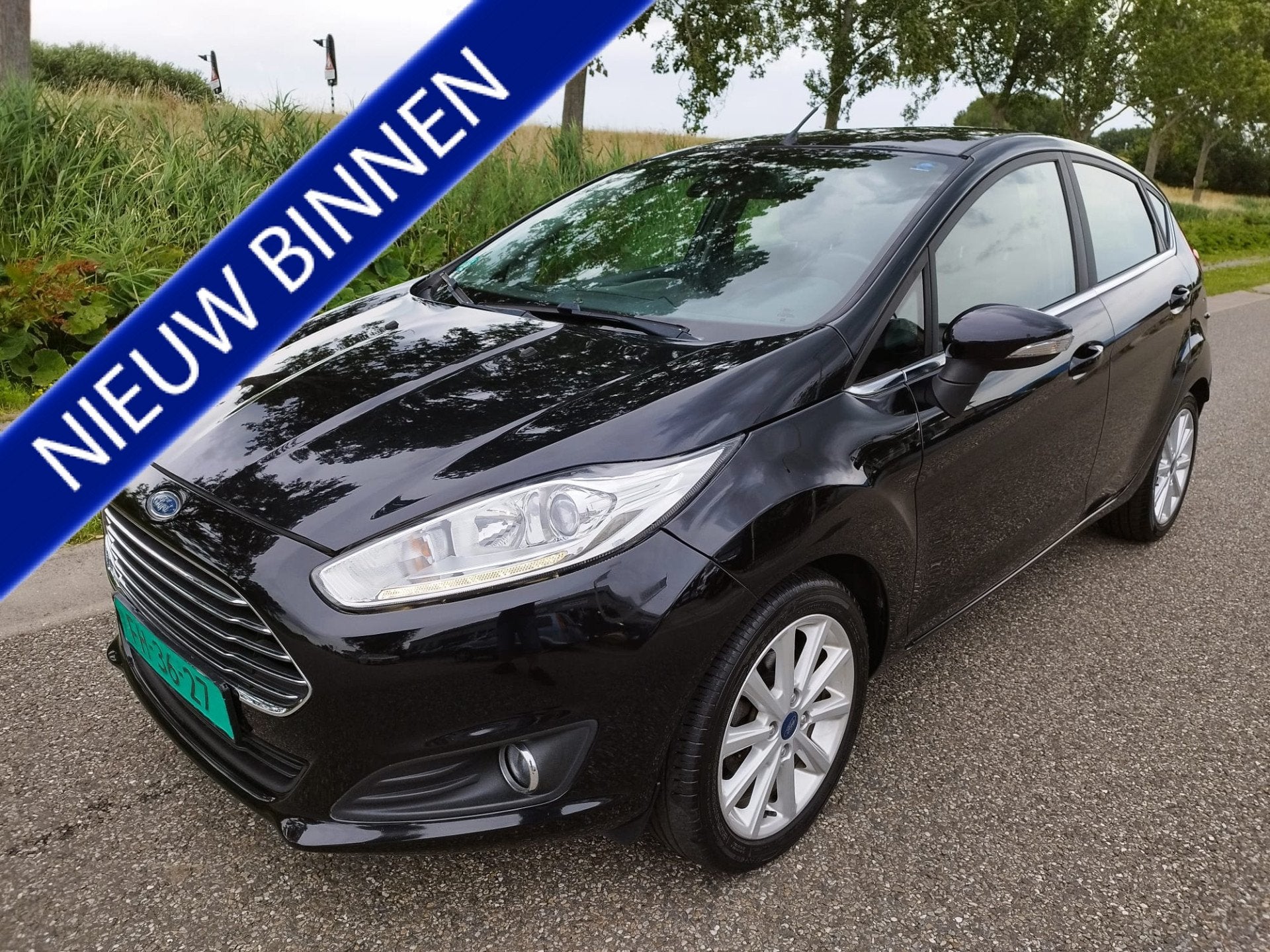 Ford Fiesta 1.0 EcoBoost Titanium * 125.940 Km * NW DISTRIBU, Auto's, Voorwielaandrijving, Gebruikt, Zwart, Origineel Nederlands