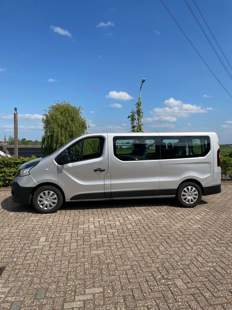 Renault Trafic 1.6 DCI 12-2015 zilver 8 pers.incl btw, Auto's, Voorwielaandrijving, Stof, 2000 kg, Bedrijf