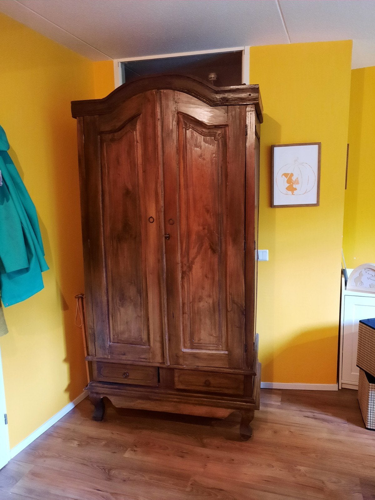 Mooie massief houten kledingkast, Ophalen