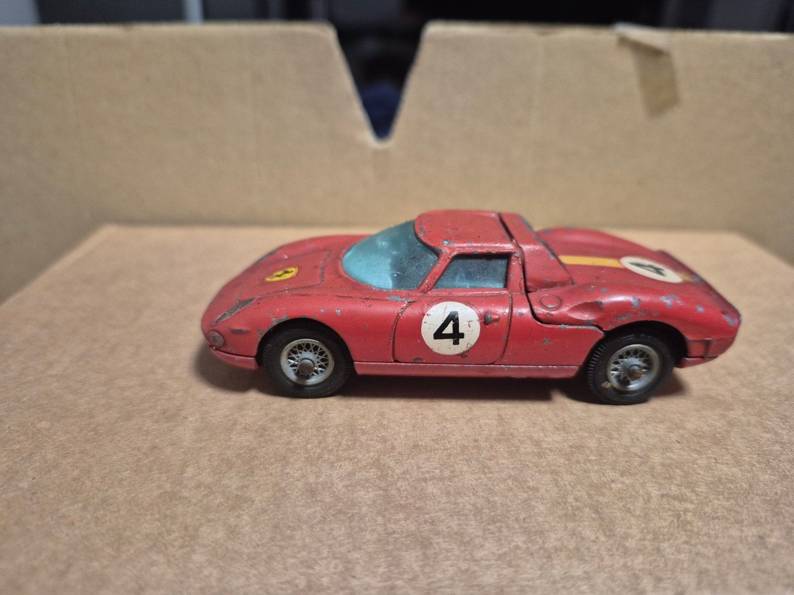 Corgi toys ferrari berlinetta le mans 4  1;43, Ophalen of Verzenden, Gebruikt, Auto, Corgi