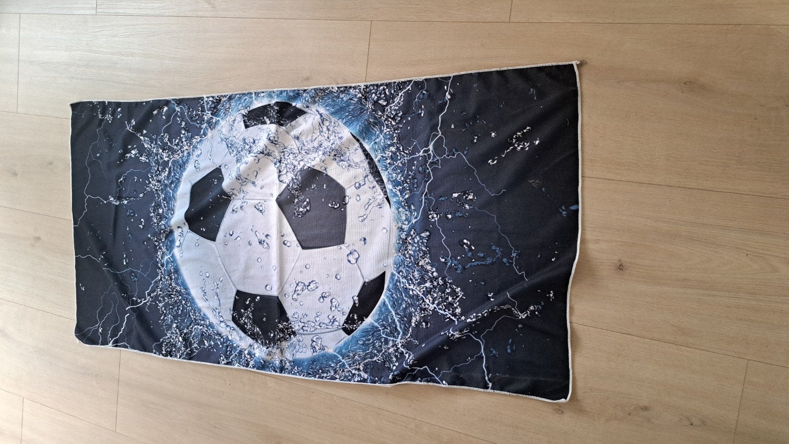 Voetbal badhanddoek, Maat XL, Ophalen of Verzenden, Nieuw, Bal