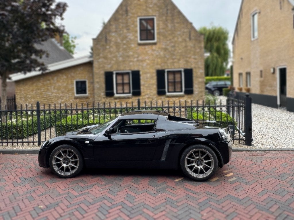 Foto 16 van Opel Speedster 2.2 zwart 2004 hardtop